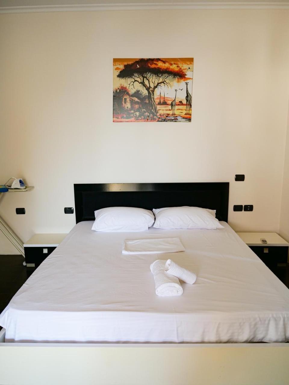 Lux Apartment Vlorë Eksteriør billede